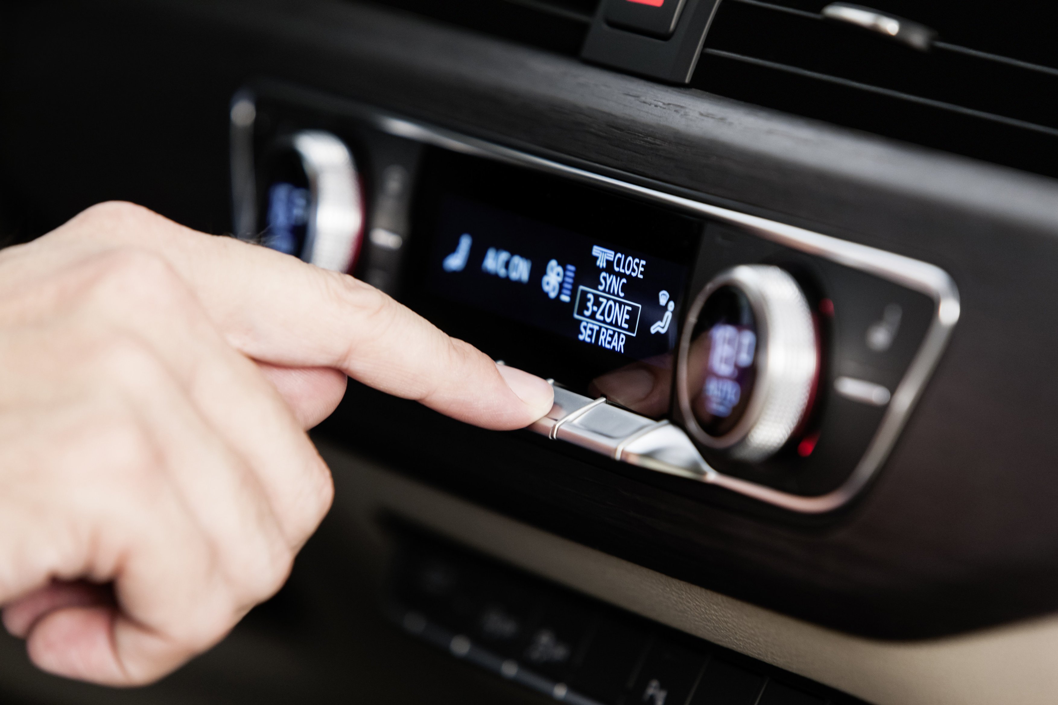 Klimatizace v autě: jak o ni pečovat a nové triky, které ještě neznáte!