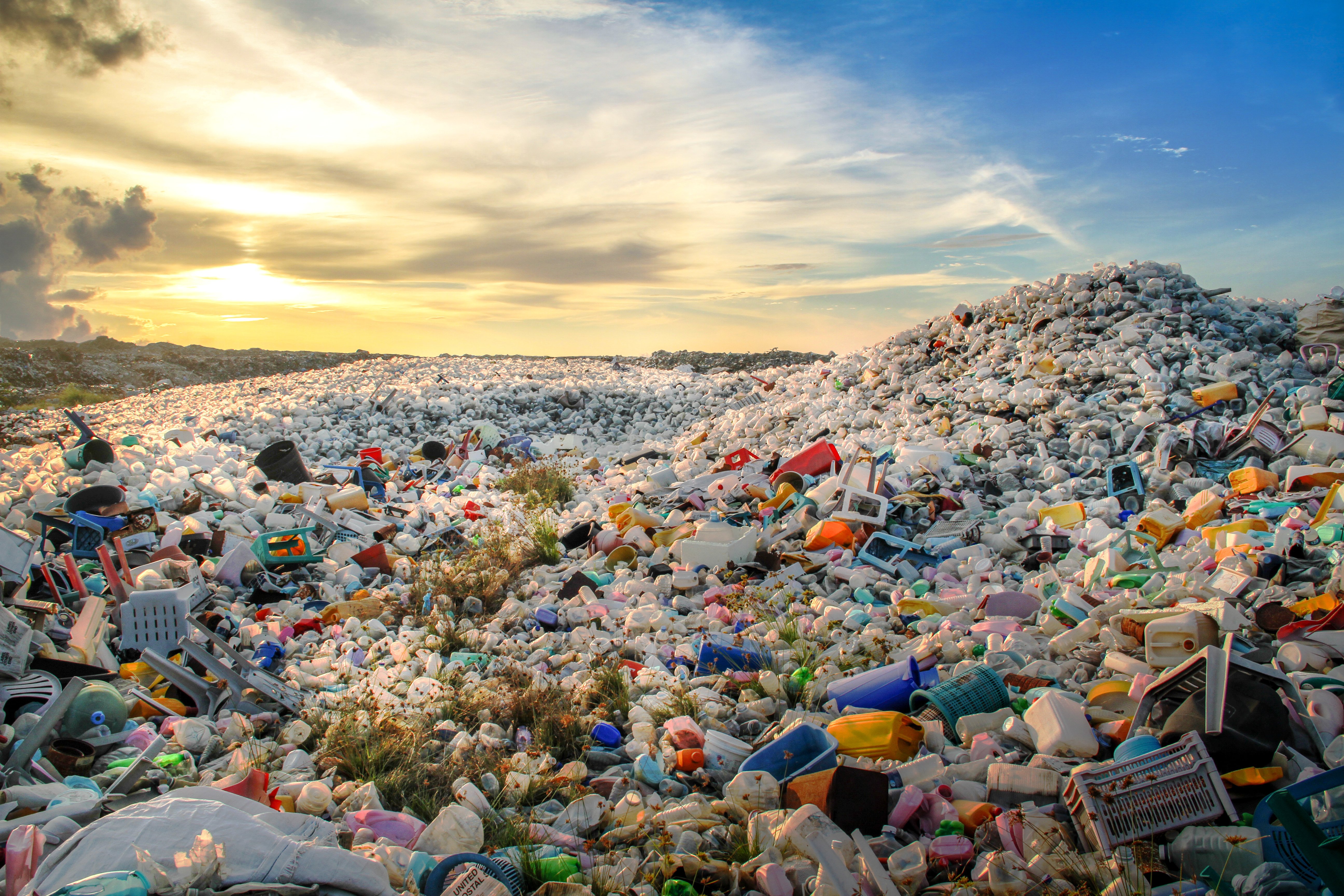 Třídění odpadu. Co dělat s plasty, když je Čína nechce?