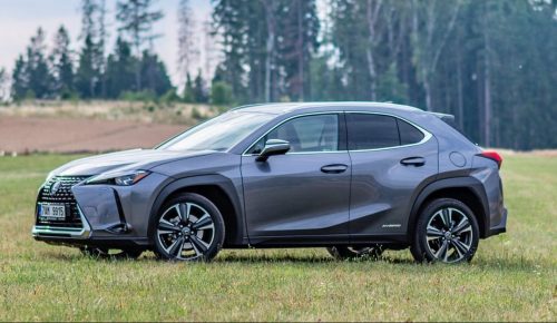 Náš autotest: Lexus UX je dokonalé auto pro Pražáky